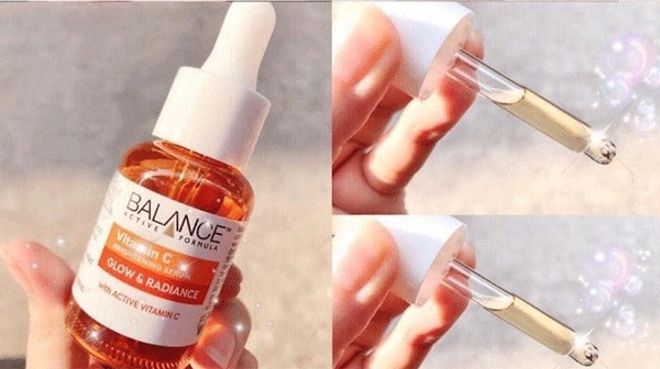 Serum Balance Active Formula Vitamin C Brightening Serum Glow & Radiance dưỡng trắng da, mờ thâm 14 Em này có kết cấu trong suốt, khá sánh nhưng không quá đặc.
