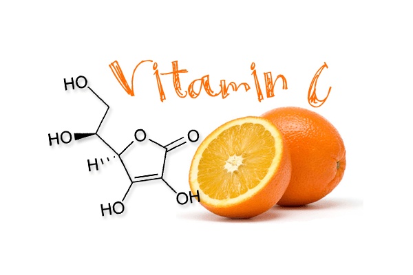 Vitamin C nổi tiếng với tác dụng làm sáng, trắng da, làm mờ thâm mụn, làm giảm tình trạng tăng sắc tố da và ngoài ra cũng có khả năng là giảm quá trình lão hóa da.