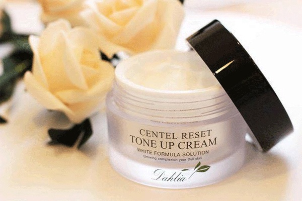 Kem dưỡng da Dahlia Centel Reset Tone Up Cream